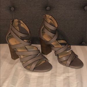 American Eagle heels size 8